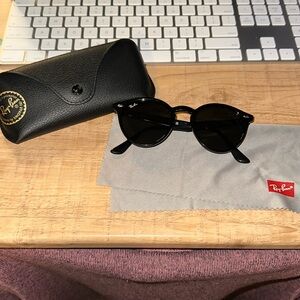 Ray ban